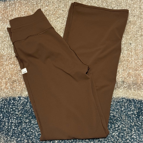 NEW Vuori Daily Wideleg Pant In Clove - Picture 6 of 6
